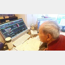 24時間、株のことばかり…（Ｃ）日刊ゲンダイ