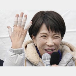 嘘が嘘を呼び込み、「そんなことよりも」で、話題を変えて煙に巻くかも…（Ｃ）共同通信社