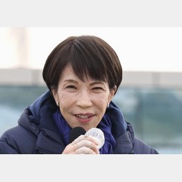 圧勝予想にホクホク（Ｃ）共同通信社