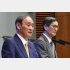 官邸で会見をする菅義偉首相と、政府コロナ分科会の尾身茂会長（Ｃ）ＪＭＰＡ