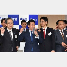 離合集散繰り返すだけでは、顔を挿げ替えるだけでは…ダメ（Ｃ）日刊ゲンダイ