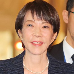 法改正も国会審議もなく、たった1週間で、自民党内だけで絶人兵器輸出全面解除を決定（Ｃ）日刊ゲンダイ