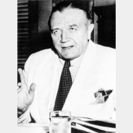 731部隊に現金供与と報じられたGHQ参謀第2部（G2）のチャールズ・ウィロビ－部長（Ｃ）共同通信社