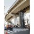 高架道路に突き刺さる勢い（Ｃ）共同通信社