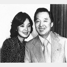 テレサと父（有田芳生氏提供）