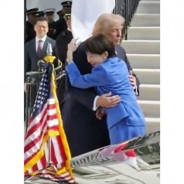 いきなり胸に飛び込んだ高市首相（ホワイトハウスのXから）