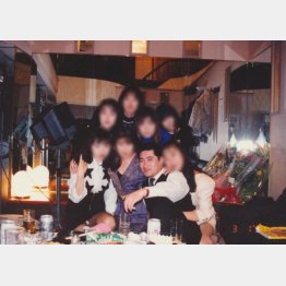 女性はイロイロ（提供写真）