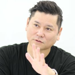 スッパイマン（上間菓子店）の上間幸治社長（Ｃ）日刊ゲンダイ