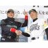開幕前日、握手する日本ハム・新庄監督（左）とソフトバンク・小久保監督（Ｃ）共同通信社