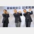 新会社設立の記者会見でポーズをとる（左から）JGTO倉本昌弘副会長、諸星裕会長、NSSKの津坂純社長（Ｃ）共同通信社