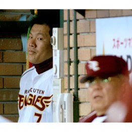 まさかの展開に筆者（左）は…（野村克也監督＝右）／（Ｃ）日刊ゲンダイ