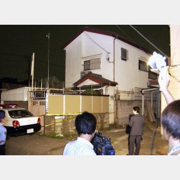 女性の遺体が発見された民家＝東京都足立区（Ｃ）共同通信社