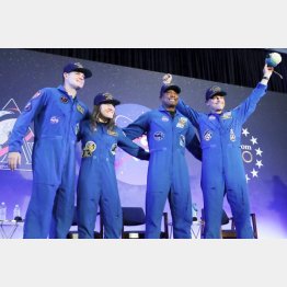 無事に帰還した飛行士4人はこの笑顔（Ｃ）ＡＰ＝共同