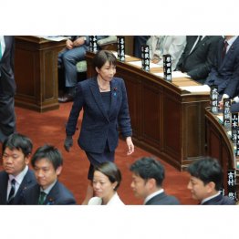 ブレーンがいない。身内の自民も閣僚も、みな、距離を置き始め…（Ｃ）日刊ゲンダイ