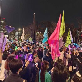 デモも監視対象になるのか…（Ｃ）日刊ゲンダイ