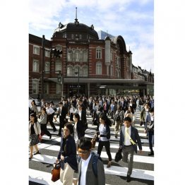 国民には「定額働かせ放題」の仕組みを拡大しようなんて、言語道断！（Ｃ）共同通信社