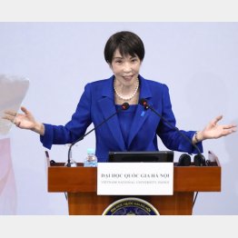 メディアは手中と、逃げまくり（Ｃ）共同通信社