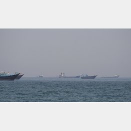 ホルムズ海峡は今日も冬景色（Ｃ）ロイター