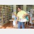 現れた「青いカバ　ラボ」店主・小国貴司さん （Ｃ）日刊ゲンダイ
