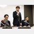磐越道バス事故の経緯を説明する男子ソフトテニス部の寺尾宏治顧問（中央）／（Ｃ）共同通信社