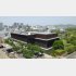 徒歩圏内には後楽園が…（「岡山県立図書館」提供）