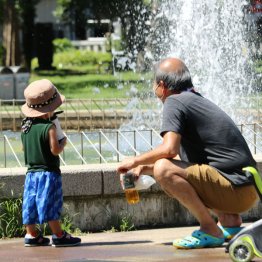 孫にプレゼントをするなら「経験」が良い（Ｃ）日刊ゲンダイ