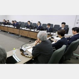 立法目的を聞いたら答えられない、立法事実も説明ができない。そんな法案を、成立させるためだけに審議する（高額療養費制度の見直しに向けた専門委員会＝厚労省）／（Ｃ）共同通信社