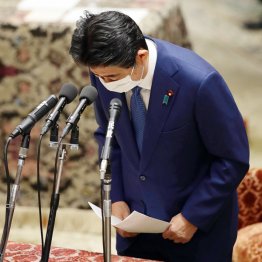 息を吐くように嘘をつき続けた安倍元首相は118回も虚偽答弁。ついには謝罪（写真）に追い込まれた（Ｃ）日刊ゲンダイ