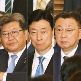 すっかり復権（左から）萩生田、西村、松野（Ｃ）日刊ゲンダイ