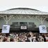 ドーム正面入口はコンサート当日の日付とTOKYOの文字が（Ｃ）日刊ゲンダイ