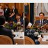 ①謎のポーズをとる高市首相、②マルコス比大統領の歌声に余計な一言（首相官邸のXから）