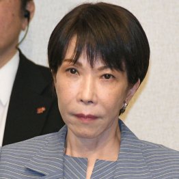 お得意の笑顔の裏は後ろ暗い（Ｃ）日刊ゲンダイ