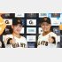 お立ち台でポーズを取る井上（左）と中山（Ｃ）日刊ゲンダイ