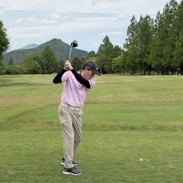 「キャディーさんにホメられるんです」（本人提供）
