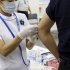 ワクチン接種は2回必要？（Ｃ）共同通信社