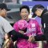 楽天・塩川達也監督代行（中央）／（Ｃ）共同通信社