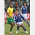 南アW杯初戦・カメルーン戦で躍動する駒野（C）Norio ROKUKAWA／office La Strada