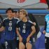 ブラジル戦勝利をＦＷ中村と喜ぶ堂安（Ｃ）日刊ゲンダイ