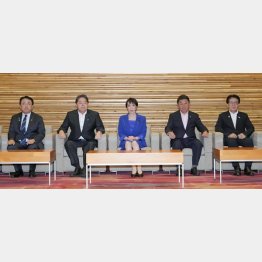 みんな居座り（Ｃ）共同通信社