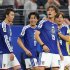 小川を祝福する（左から）鎌田、中村と久保（Ｃ）Norio ROKUKAWA／office La Strada