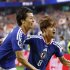 オランダ戦でゴールを決めた中村。右は久保（Ｃ）共同通信社