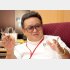 「スマホやパソコンで猫背になるのがよくありません」（松井氏）／（Ｃ）日刊ゲンダイ