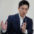 筆者の取材に答える維新・吉村代表（提供）日本中学生新聞