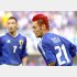 2002年W杯の戸田選手（奥は中田英寿選手）／（Ｃ）日刊ゲンダイ