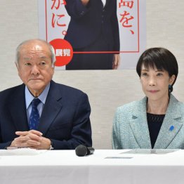 高市首相の最優先政策は、どれも国民生活に関わる切実な要望からでたものではないテーマばかり…（左は自民党の鈴木俊一幹事長）／（Ｃ）日刊ゲンダイ