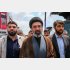 イランの新指導者モジタバ・ハメネイ師（中央）／（Ｃ）ロイター／WANA=West Asia News Agency
