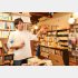 「つまずく本屋ホォル」店主の吉田尚平さん（Ｃ）日刊ゲンダイ