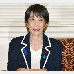 女王気取りの勘違い（Ｃ）日刊ゲンダイ