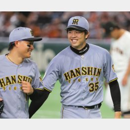 どうぞ抜いてください（才木浩人＝右）／（Ｃ）日刊ゲンダイ