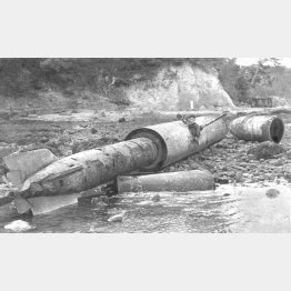 大日本帝国海軍が開発した日本軍初の特攻兵器・人間魚雷『回天』。人間が魚雷に直接乗り込み、操縦して敵艦に体当たりする。ハッチは外から開けられない構造で、生還は不可能な特攻兵器だった（Ｃ）大分合同新聞社／共同通信イメージズ